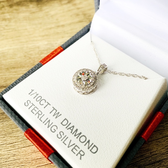 Genuine Diamond Pendant Necklace NWT - Picture 2 of 5